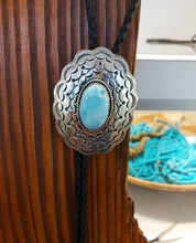 Load image into Gallery viewer, Bolotie Navajo with larimar in oxidized sterling silver (925)
