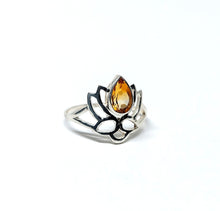 Load image into Gallery viewer, Oval black onyx ring with twisted edge in sterling silver (925)
