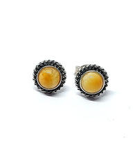 Load image into Gallery viewer, &lt;transcy&gt;Amber ear studs 10 mm with twisted edge (925)&lt;/transcy&gt;
