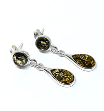 Load image into Gallery viewer, &lt;transcy&gt;Green Amber hanging ear studs with &quot;grape&quot; pattern (925)&lt;/transcy&gt;
