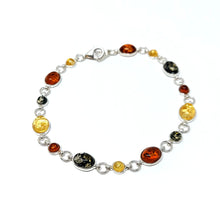 Load image into Gallery viewer, Bracelet with green amber and antique pattern (925)
