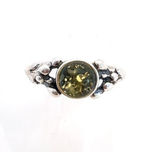 Load image into Gallery viewer, Ring with green amber with &quot;melted&quot; pattern (925)
