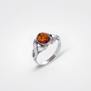 Ring with amber Celtic look in sterling silver (925)