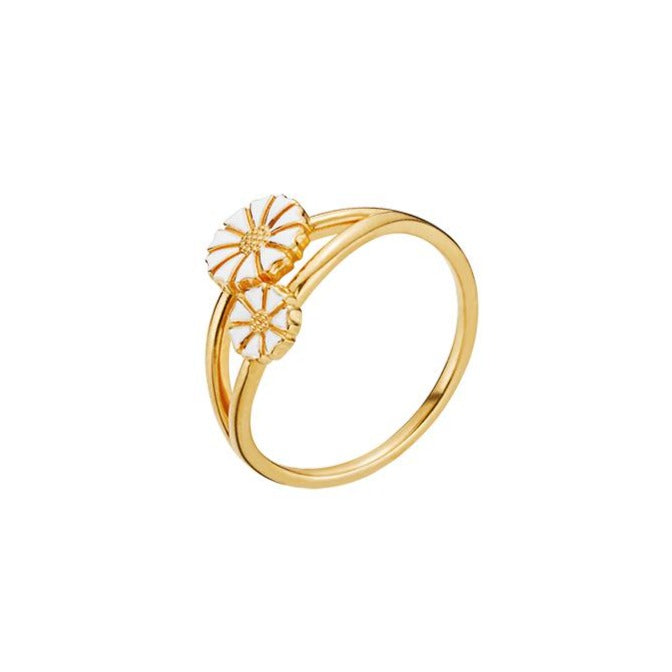 Daisy ring in 24 kt. gold-plated silver and white enamel, 5/7.5mm flowers (925)