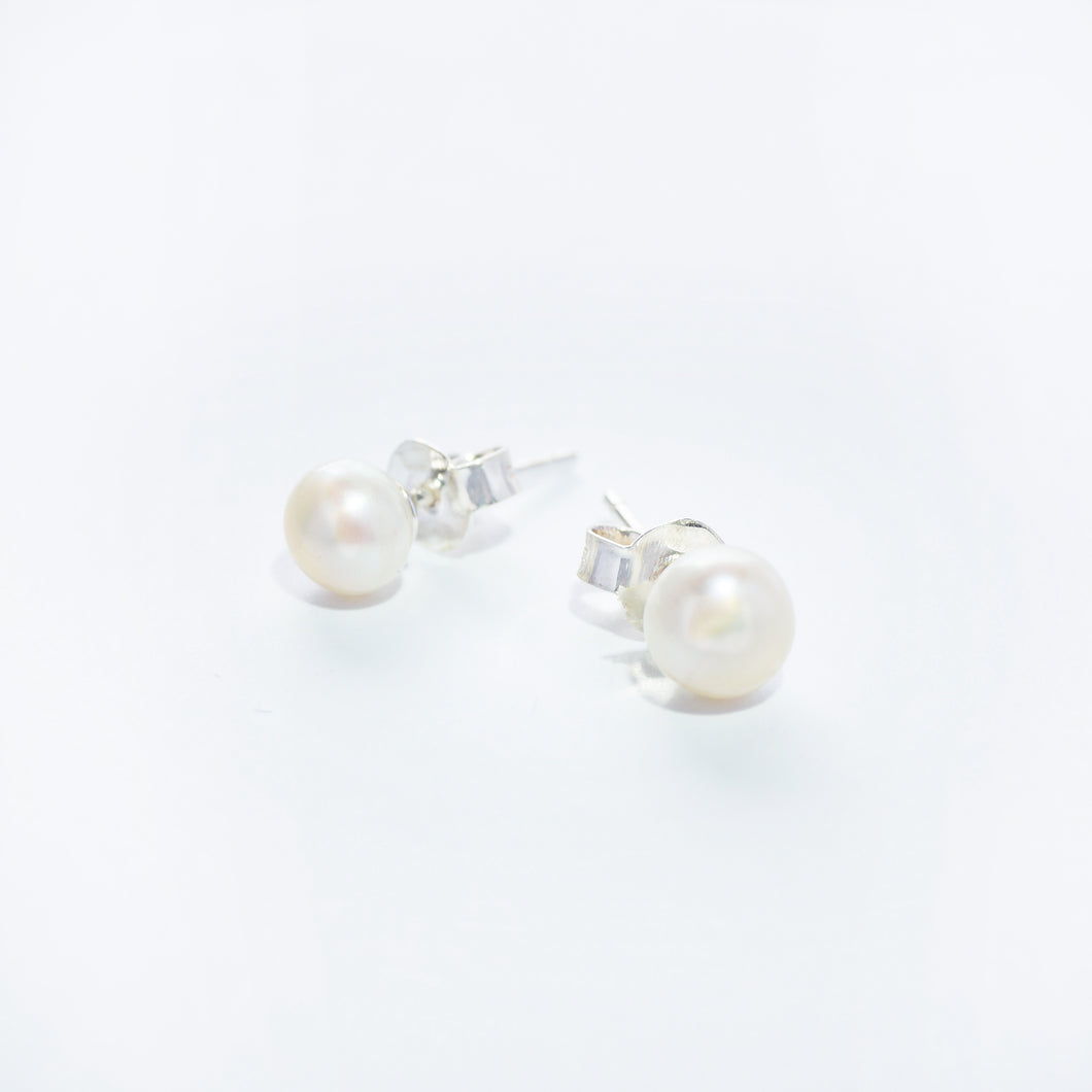 Earring with 6-6.5 mm white freshwater pearl (925)