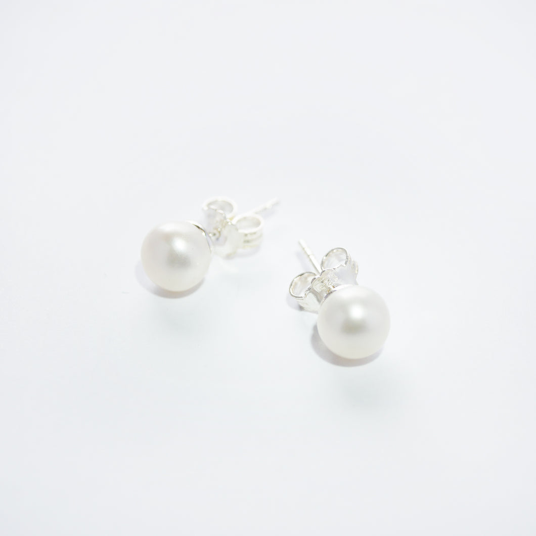 Earrings with 7-7.5 mm white freshwater pearl (925)