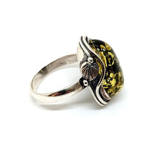 Load image into Gallery viewer, Ring with green amber 18x13.5 mm with 2 small silver leaves (925)
