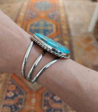 Load image into Gallery viewer, Fixed bangle with 1 large turquoise in oxidized sterling silver (925)
