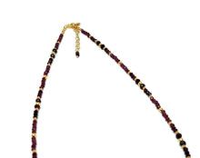 Indlæs billede til gallerivisning Halskæde ByKila med granat og fg Miyuki beads og fg sølv beads (925)

