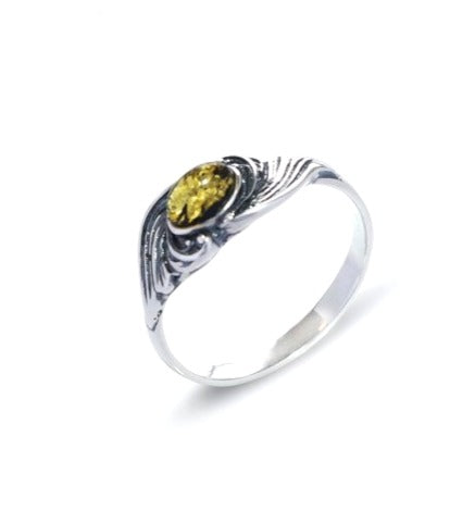 Ring with green amber swirl pattern in sterling silver (925)