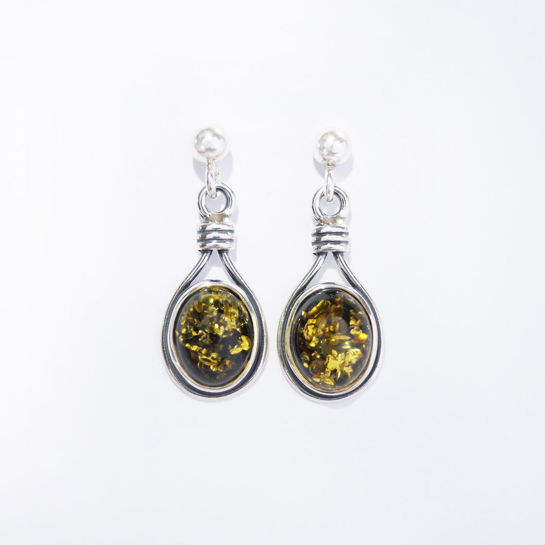 Earring, hang with green amber with wire pattern (925)