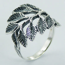 Load image into Gallery viewer, Oxidized leaf ring in sterling silver, (925)

