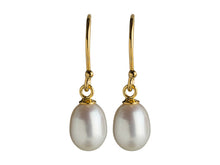 Load image into Gallery viewer, Lieblings, Earring with 6.5-7 mm white freshwater pearl (925)
