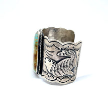 Load image into Gallery viewer, Fixed bangle with 1 large turquoise with wolf motif in oxidized sterling silver (925)

