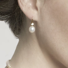 Load image into Gallery viewer, Lieblings, Mira, Earrings in with Pearl (925)
