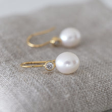 Load image into Gallery viewer, Lieblings, Mira, Earrings in with Pearl (925)
